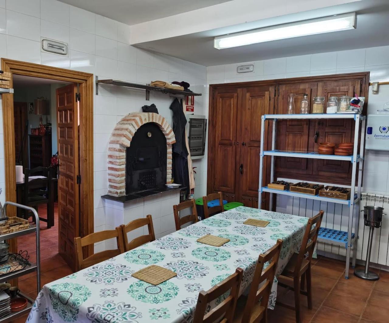 Tres Navios En El Mar Casa Rural De 10 Habitaciones Con Bano Individual Precios Web Montejo de Tiermes Exterior foto